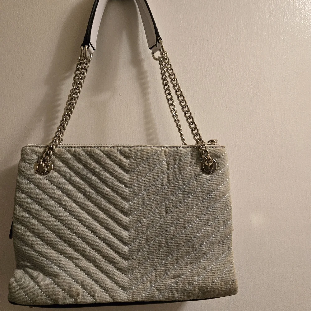 Guess Chain Bag Shoulder Elegant Silver Quilted Handbag Logo - Picture 3 of 13